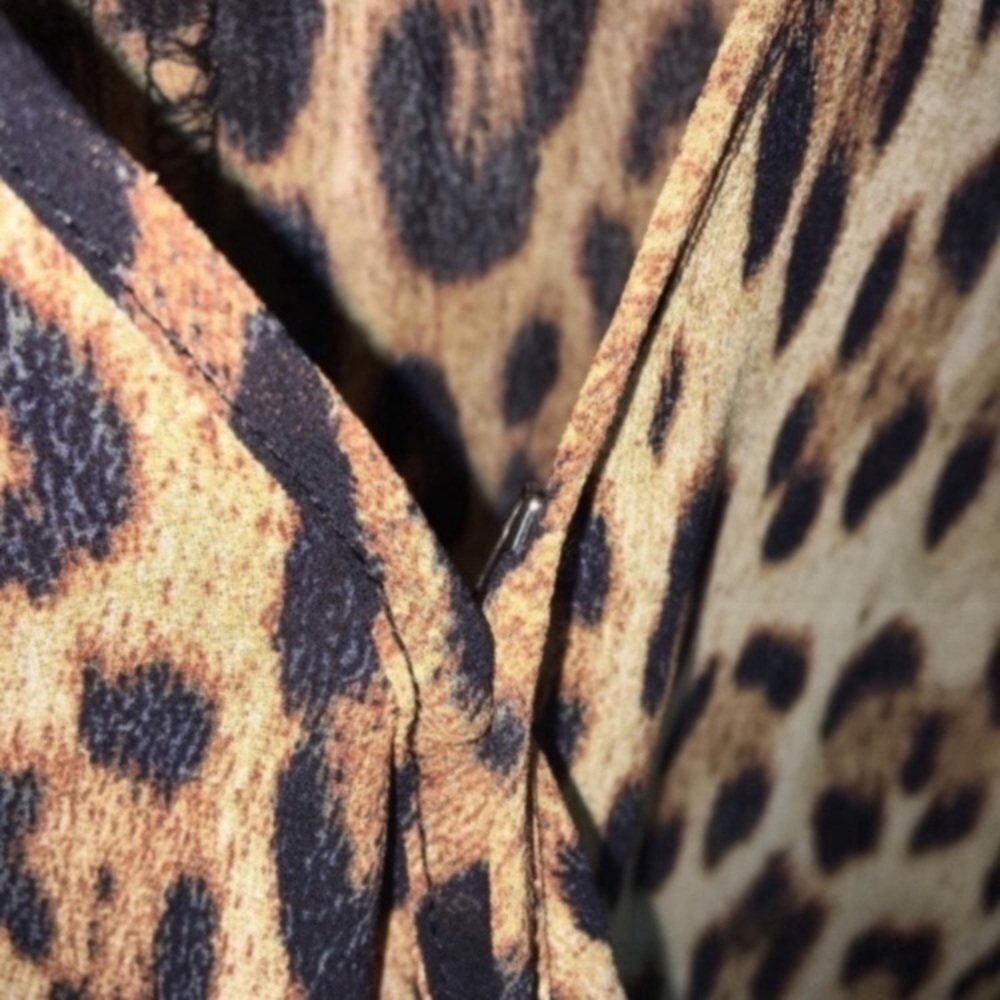 WAYF Cheetah High Low Drop Blouse - Picture 3 of 5